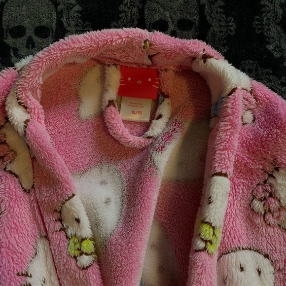 Hello Kitty Robe - Picture 4 of 5